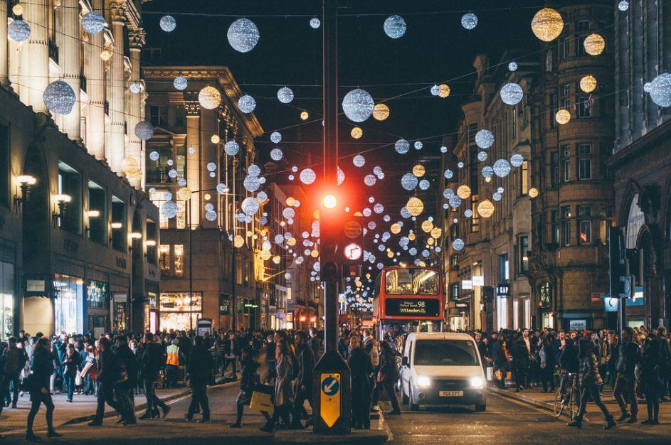 Oxford Street at Christmas Time | Where to Brunch near London’s Best Christmas Attractions