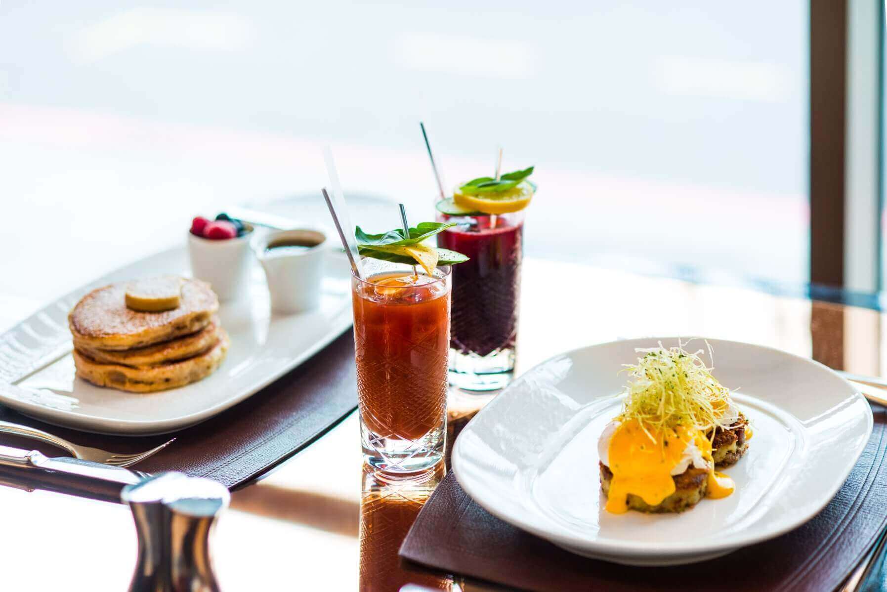 Breakfast place. Завтрак в гостинице. Parklane Завтраки. Sunday Brunch Annamaya. Sunday Brunch Cruise.