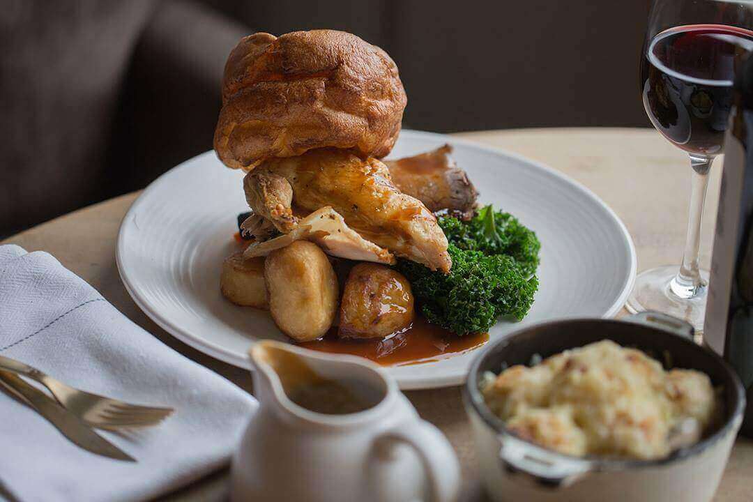 Traditional Sunday Roast at The Britannia Pub | Gift ideas for Dad Father's Day