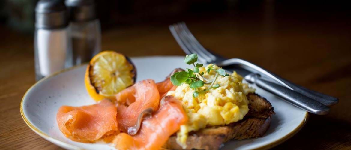 sMOKED sALMON AND sCRAMBLED eGGS AT sMITHS OF sMITHFIELD