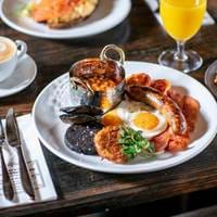 Breakfast at The Crusting Pipe in London, Davy's Wine Bar
